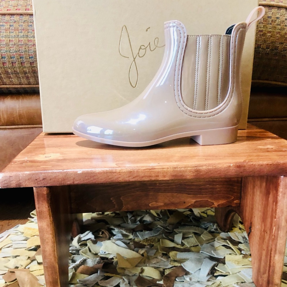 Joie Kada Rainboot size 7.5 in Gesso, never worn
